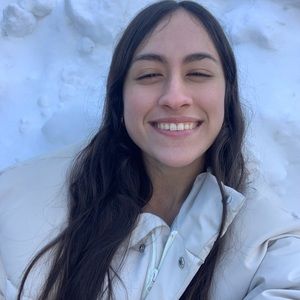 Meet your Posher, Carliris